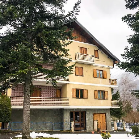 Weekend A Con Garage Per Moto Gravere